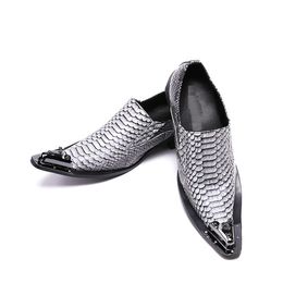 Fashion New Men Shoes Design Wedding and Banquet Style Shoes Man Flats Shoes Metal Tip Pointed Toe