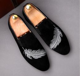 Promotion New spring Men Velvet Loafers Party wedding Shoes Europe Style Embroidered black Velvet Slippers Driving moccasins NXX884