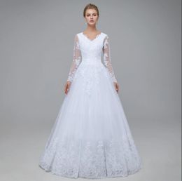 Lace A-line Tulle Long Modest Wedding Dress With Long Sleeves V Neck Floor Length Simple Country Modest Bridal Gowns Bride's Dress