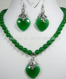 Hot sale FREE SHIP>>>>8mm green stone necklace heart love pendant earrings set