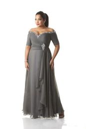 Popular Grey Plus Size Mother of the Bride Dresses Half Sleeve Off-the-shoulder Crystal Chiffon Formal Evening Gowns Long Groom Wear