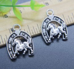 Wholesale 30pcs Horse Horseshoes Alloy Charms Pendant Retro Jewellery Making DIY Keychain Ancient Silver Pendant For Bracelet Earrings 23*18mm