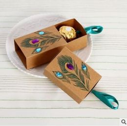 .New European Design Peacock feather candy box kraft paper gift packaging for sweets tea dim sum wedding Favours lin2188