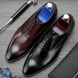 British Designer Pointed Toe Breathable Man Formal Dress Shoes Genuine Leather Handmade Carved Men's Wedding Party Oxfords