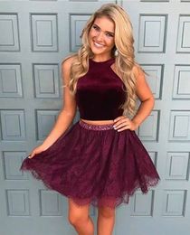 2022 Sexy 2 Pieces Cheap Homecoming Party Dresses Burgundy Halter Lace A line Beads Sequin Velvet Short Prom Graduation Cocktail Party Dress