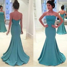 Elegant Mermaid Evening Gowns Strapless Sleeveless Fishtail Court Train Lace and Satin Pool robes de soirée