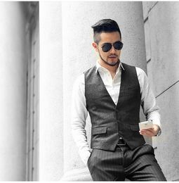 2021 Modest Grey New Wedding Groom Vests Wool Single breasted Herringbone Tweed Vests Groomsmen Vest Mens Suit Vests Waistcoat Cus349P