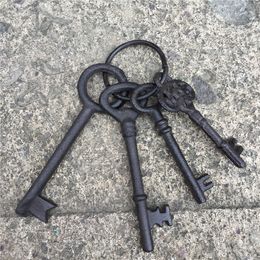 4 Sets Iron Key Set Old Style Gaoler 1800s Slave Antique Reproduction Large Cast Iron Decorations Jailors Gate Door Keys Hanging Brown Craft