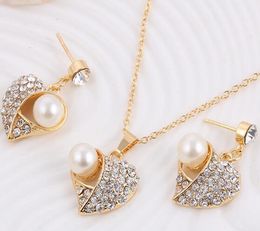 Hot Style Occidental heart pearl necklace set diamond Jewellery set sweater necklace earring set fashion classic elegant