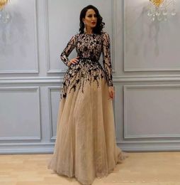 Vintage Beading Evening Gowns with Long Sleeves Flowers Lace Crew Neckline Prom Dresses Champagne Elegant Womens Dress Arabic Wear BA9990