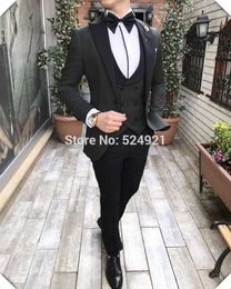 Newest Groomsmen Charcoal Grey Groom Tuxedos Peak Black Lapel Men Suits Wedding Best Man Bridegroom (Jacket + Pants + Vest + Bow Tie) L218