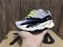 baby yeezy 700