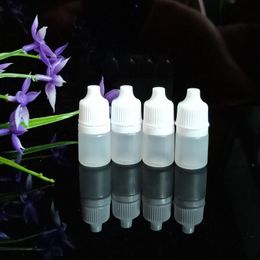 2ML Plastic Squeezable Dropper Bottle with Plug, Empty Refillable Portable Eye Liquid Container with Screw Cap LX3297