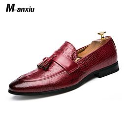 M-anxiu Drop shipping Fashion Mens Tassel Office Footwear Leather Italian Formal Snake Skin Dress Shoes 2018 New Fashion