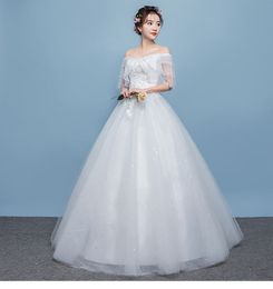 2018 New Arrival Lace Up Wedding Dress Tiered Shoulder Exquisite Flower Pattern with Appliques and Sequined