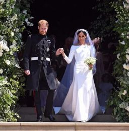 Elegant Prince Satin A Line Wedding Dresses Bateau Custom Made Long Sleeves Bridal Party Gowns 204