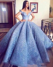 Baby Blue Ball Suknia Quinceanera Suknie Satin Aplikacja Off Ramię Train Train Lace Up Powrót Sweet 16 Dress Prom Dresses Quinceanera Suknie