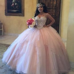 Rosa bonito luz ruffy quinceanera vestidos espaguete renda cristal frisado lantejoulas princesa em camadas festa vestido de baile vestido de baile