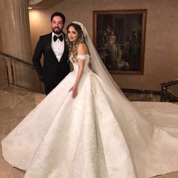 Romantic Saudi Arabia Wedding Gowns Off Shoulder Lace Appliques Satin Ball Gown Bridal Dress 2018 Glamorous Wedding Dresses Custom Made