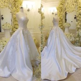 Romantic Graceful A-Line Wedding Dresses Simple Strapless Lace Applique Zipper Backless Wedding Gown Elegant Satin Sweep Train Wedding Dress