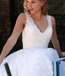 Custom Made Vintage Design Tea Length Short Wedding Dresses V-Neck Straps Beaded White Lace A-Line Hot Sale Cheap Bridal Gowns DH4039