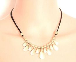 hot new European and American fashion Bohemian cateye crystal chain clavicle flower drop love short necklace fashionable classic delicate