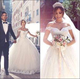 Elegant Off The Shoulder Lace Ball Gown Dresses Tulle Applique Sweep Train Bridal Wedding Gowns 329 329