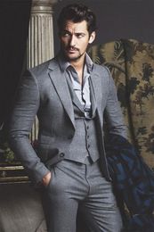 2017 Elegant Tailor Made 3 Pieces Business Suits For Wedding Men Grey Wool Formal Dress Men Wedding Suit Groom Tuxedos Costume Homme