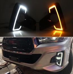 -2 piezas de LED de luz diurna para Toyota Hilux Revo Rocco 2018 2019 vuelven amarillas de relé del coche 12V LED DRL luz del día