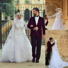 charming white 2019 Arabic Wedding Dresses Muslim Wedding Gowns With Detachable Train Lace Appliqued Long Sleeves Hijab robe de mariée