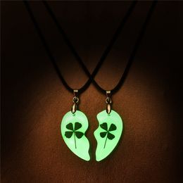Suteyi Clover Luminous Couple Necklace 2pcs Heart Shape Pendant Necklace Glowing In The Dark Lovers Jewellery Rope Long