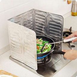 Oil Aluminium Foil Plate Gas Stove Oil Splatter Screens Splash Proof Baffle Heat-resistant Kitchen Tool Cooking Insulate Splash