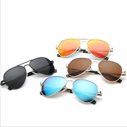 Wholesale marque design Sunglasses Enfants Enfants Haute Qualité Métal Cadre UV400 Lentilles Lunettes de mode lunettes de mode avec des boîtiers et une boîte gratuits