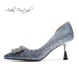 Kaufen Sie im Großhandel Silberne Hochzeit Schuhe Kaufen Sie im Großhandel Silberne Hochzeit Schuhe