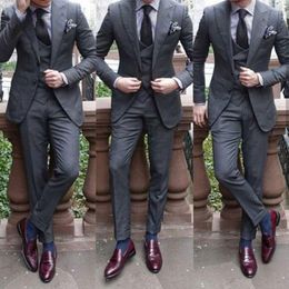 Dark Grey Groom Tuxedos Peak Lapel Groomsman Wedding 3 Piece Suit Fashion Men Business Prom Party Jacket Blazer(Jacket+Pants+Tie+Vest) 2662