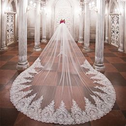 Luxury Sequined One Layer Beaded Long Wedding Veils 3M Lace Trim Soft Tulle Rhinestones Cathedral Bridal Veil Accessories With Comb