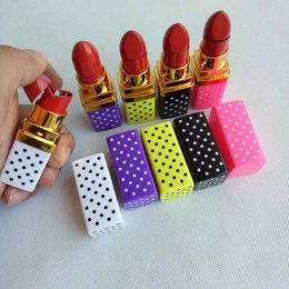 Lipstick Shaped Butane Cigarette Lighter Inflatable No Gas Flame Lady Lighters 5 Colours For Smoking Pipes Kitchen Tool
