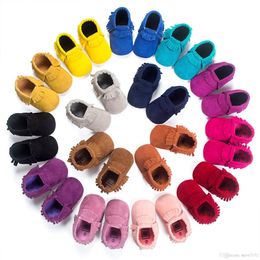 Wholesale baby shoes walker Toddler Soft Training Shoe Nubuck Tassel Moccasins Solid Fringe Socks Mix Designs order