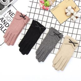 2018 Autumn Winter Touch Screen Mittens Glove Cashmere Wool Kintted Embroidery Bow Soft Warm Gloves Female 12pairs/lot