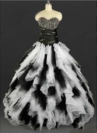 2020 High Quality White Black Ball Gown Quinceanera Dresses Beaded Crystal Formal Party Gown Vestidos De 15 Anos QC1277