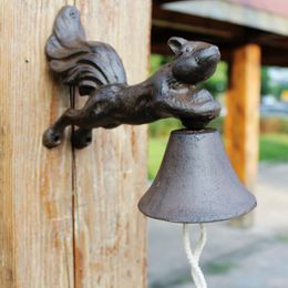 Country Rustic Squirrel Door Bell Cast Iron Wall Decorative Handbell for Home Bar Shop Store Antirust Decor Animal