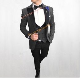 Cheap And Fine Groomsmen Peak Black Lapel Groom Tuxedos Men Suits Wedding/Prom/Dinner Best Man Blazer(Jacket+Pants+Tie+Vest)