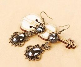 new hot The star is the same famous lady noble court vintage black crystal diamond earrings fashion classic delicate elegant