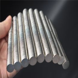 100pcs / lot Vendita calda Super Strong Round Cylinder 12 x 1.2mm Magneti Rare Earth Neodimio Spedizione Gratuita