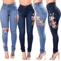 Jeans da donna elasticizzati con ricamo floreale in denim 3XL Pantaloni leggings blu scuro chiaro da grande cortile Pantaloni a vita alta