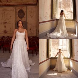 Plus Size Spaghetti Strap Wedding Dresses Sleeveless Appliqued Lace Ruched Bridal Gown Sexy Backless Custom Made Sweep Train Bridal Dress