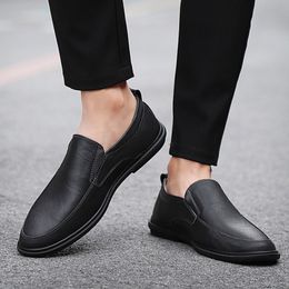 -Frühlings-Herbst-Männer Schuh-Breathable Mens Loafers Low beiläufigen Männer Lederschuhe bequemes Fahren Geschäfts-Schuh für Männer