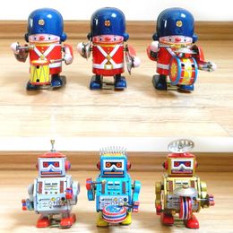 Winding-up Toys for Kids, Tinplate Robot, Drumming Soldiers, Can Walk Play Drums, Adults Nostalgic Ornaments, Christmas Birthday Gifts, Collecting, Home Decoration, 2-1