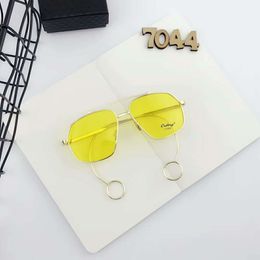 Luxury-Mens Womens Designer Sunglasses Luxury Sunglasses Unique Design Adumbral Glasses UV400 Green Colour Optional High Quality with Box