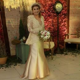 2024 Cheap Gold Mother Of The Bride Dresses V Neck Lace Appliques Satin With Jacket Floor Length Plus Size Wedding Guest Evening Gowns 403